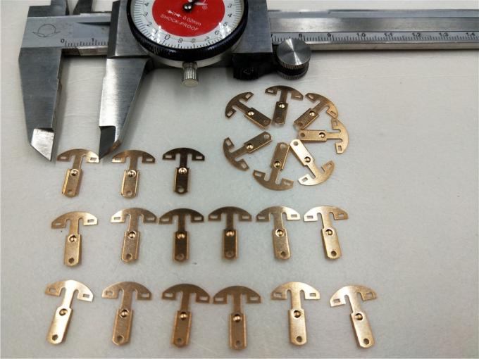 Os dados da imprensa de perfurador da elevada precisão, componentes do dado do progressista revestem/terminais de bronze Pin Parts da liga 0