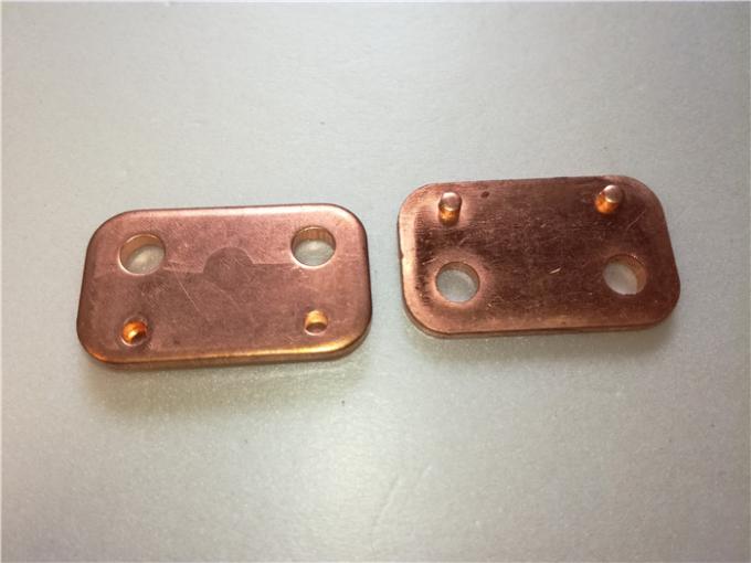 O cobre puro etiqueta o metal que carimba as peças, dados progressivos da chapa metálica da placa  1