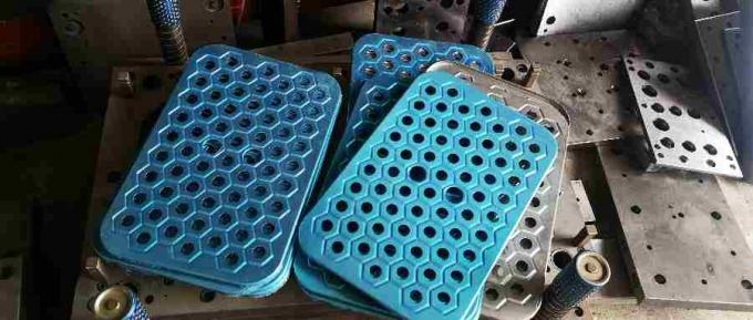 Fabricantes fornecem chapas de ferro de perfuração galvanizadas de malha de perfuração hexagonal chapas de perfuração hexagonais 0